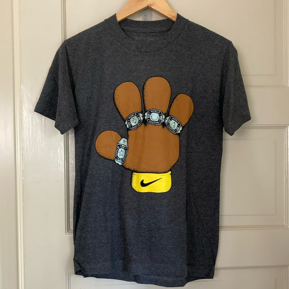 Nike Kobe Bryant Muppets Puppets 4 Rings 2009 Championship T-Shirt gray small
